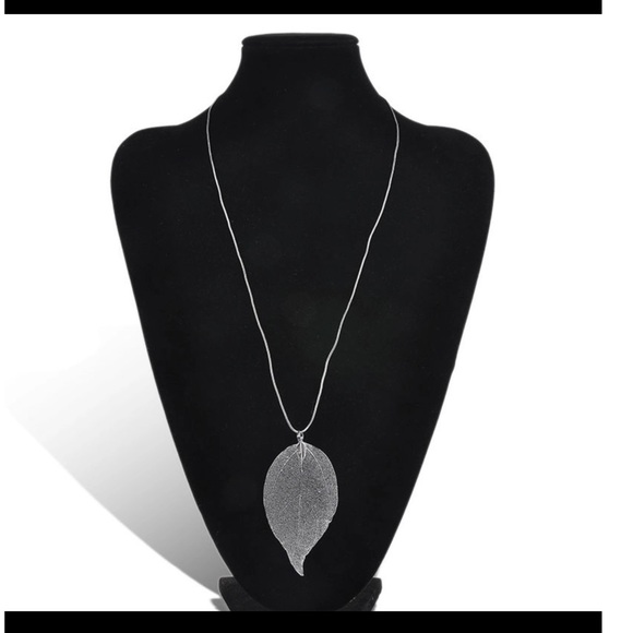 Real Leaf Pendant - Picture 2 of 4